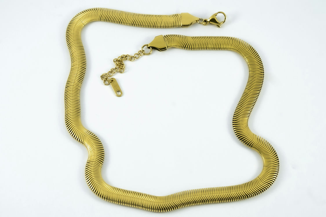 CHUNKY SNAKE NECKLACE image 2