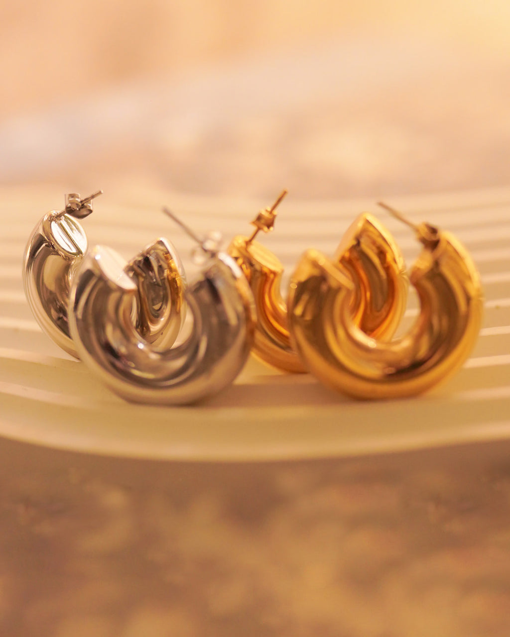 SIENNA SILVER HOOP EARRING image 1