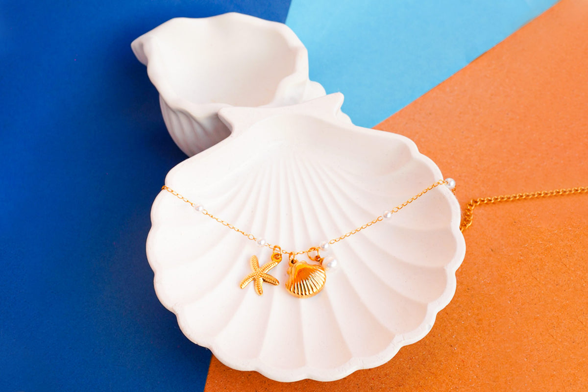 SEASHELL PEARL BRACELET image 0