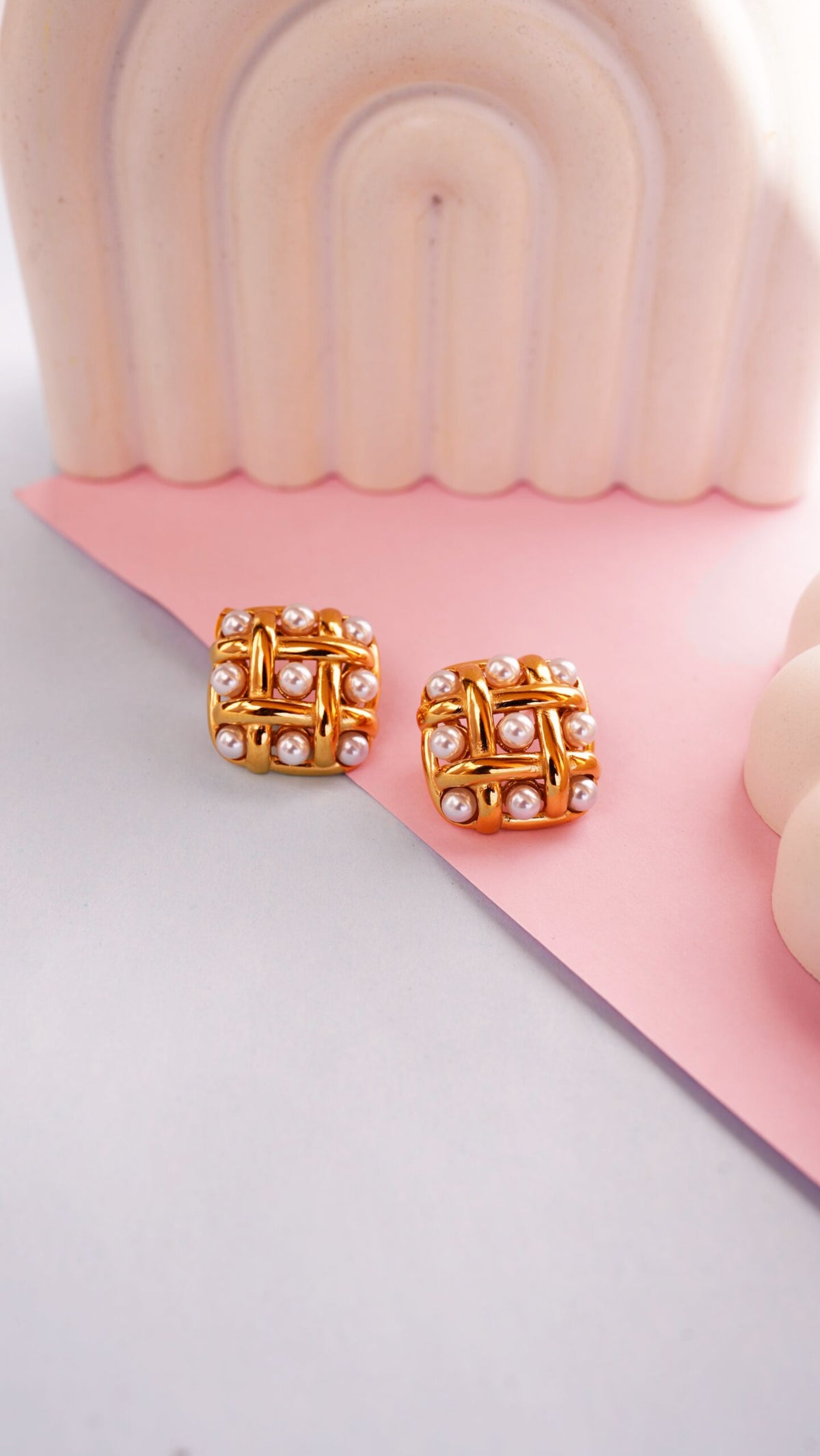GLOW BERRY GOLD EARRINGS