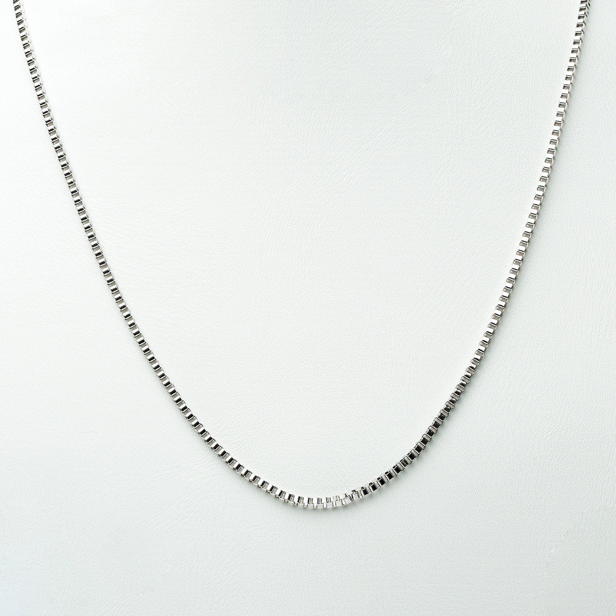 BOX CHAIN NECKLACE image 1