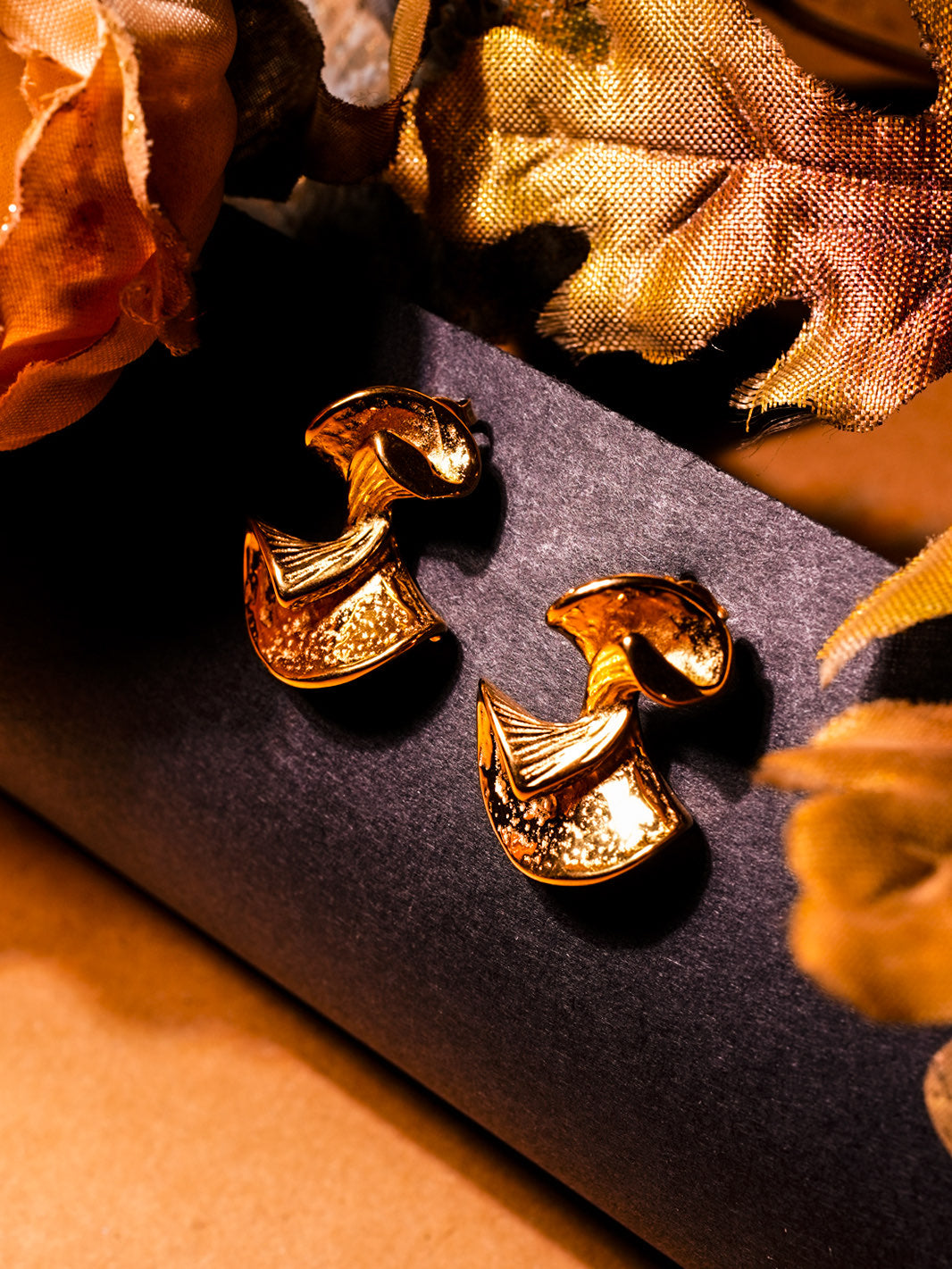 SWAY GOLD EARRINGS